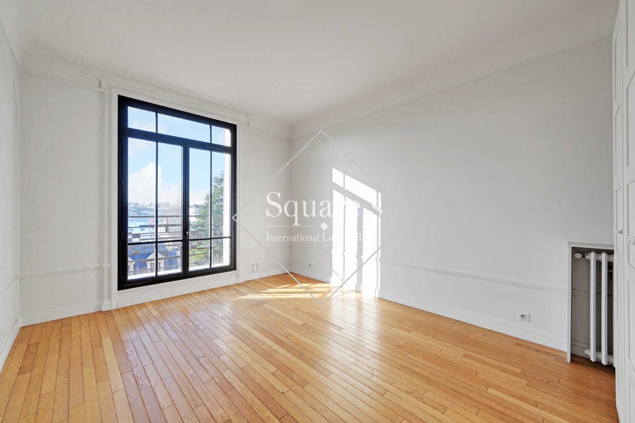 apartment 5 Rooms for sale on Neuilly-sur-Seine (92200)