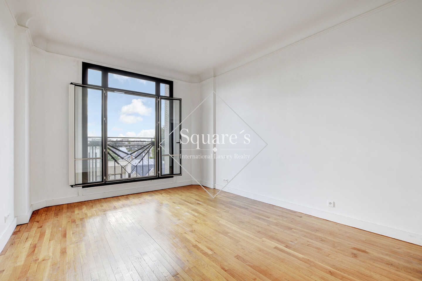 apartment 6 Rooms for sale on Neuilly-sur-Seine (92200)