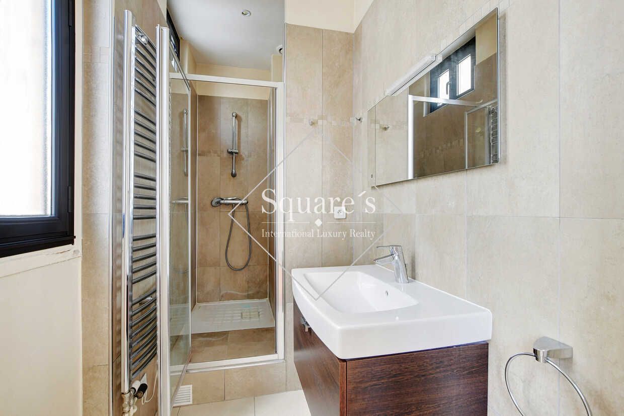 apartment 6 Rooms for sale on Neuilly-sur-Seine (92200)