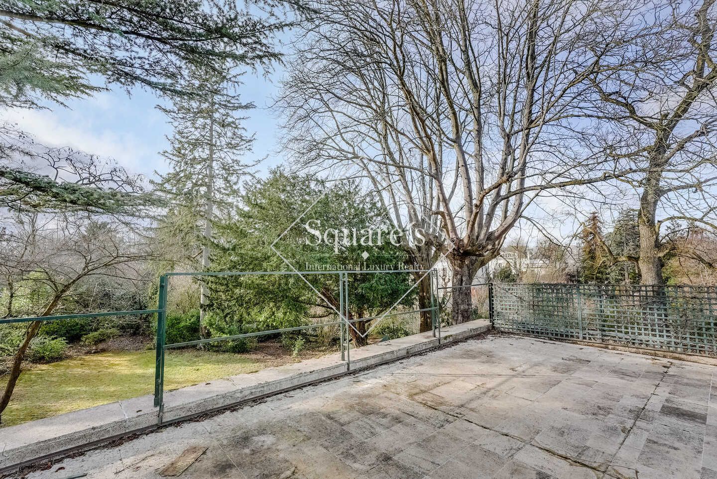 house 7 Rooms for sale on Saint-Cloud (92210)