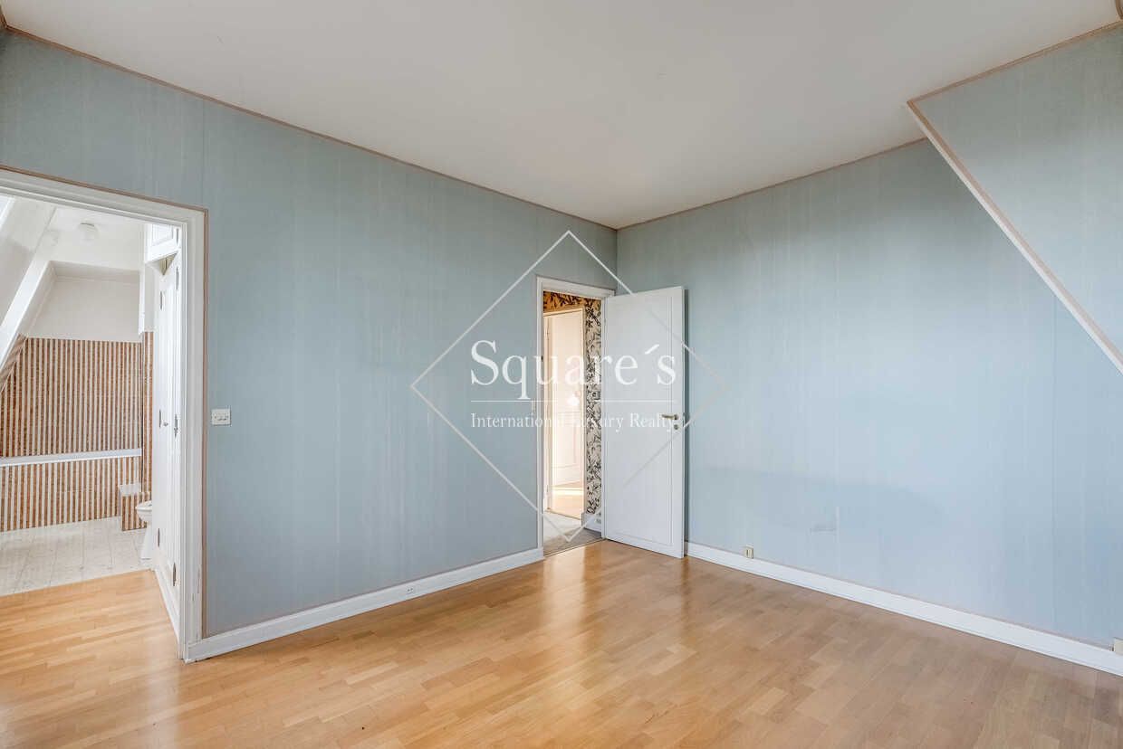 house 7 Rooms for sale on Saint-Cloud (92210)