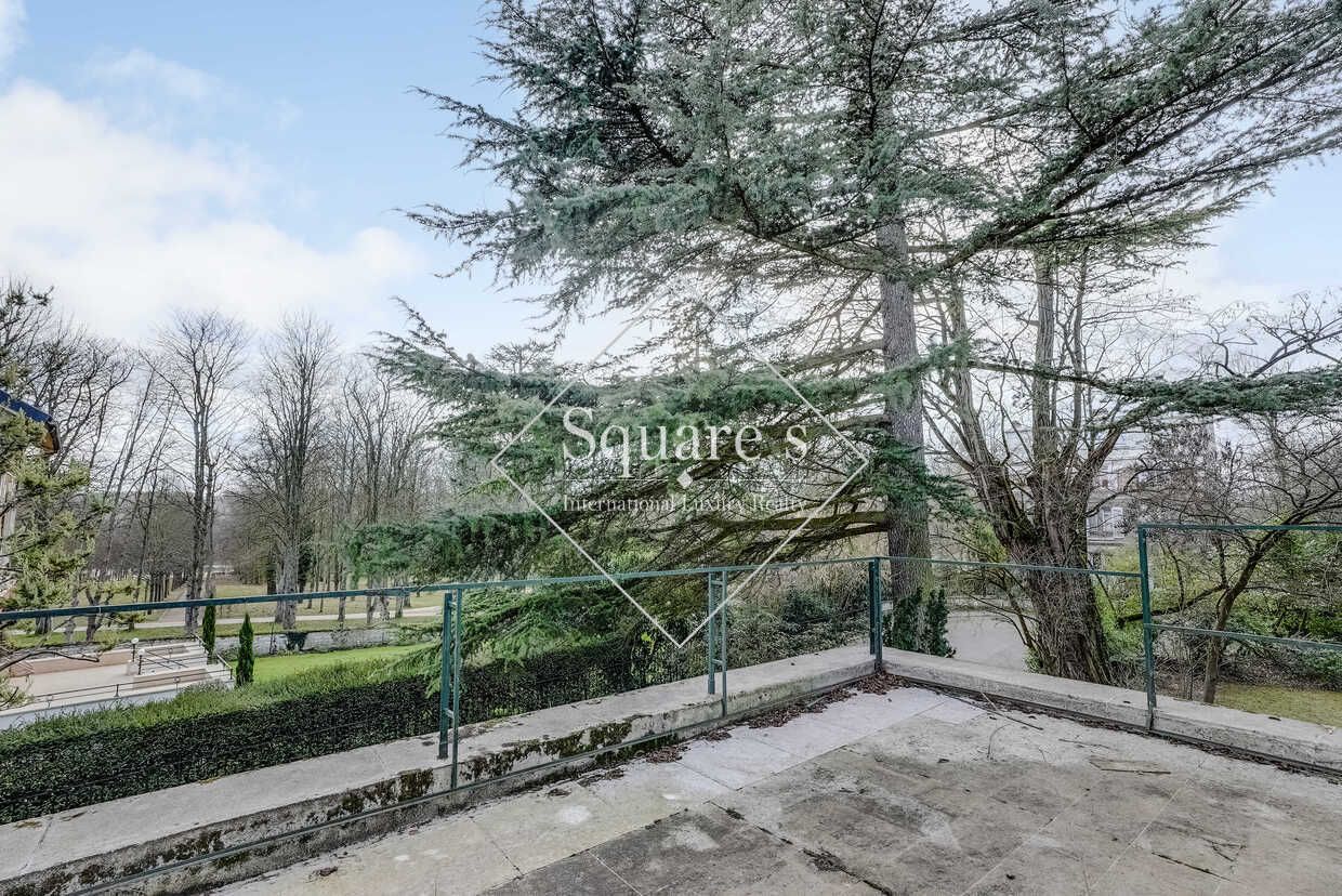 house 7 Rooms for sale on Saint-Cloud (92210)