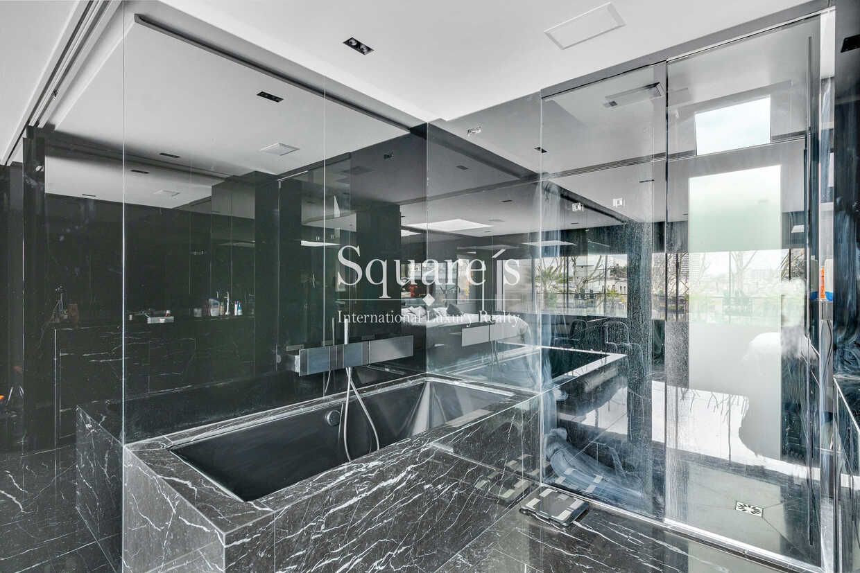 apartment 6 Rooms for sale on Neuilly-sur-Seine (92200)