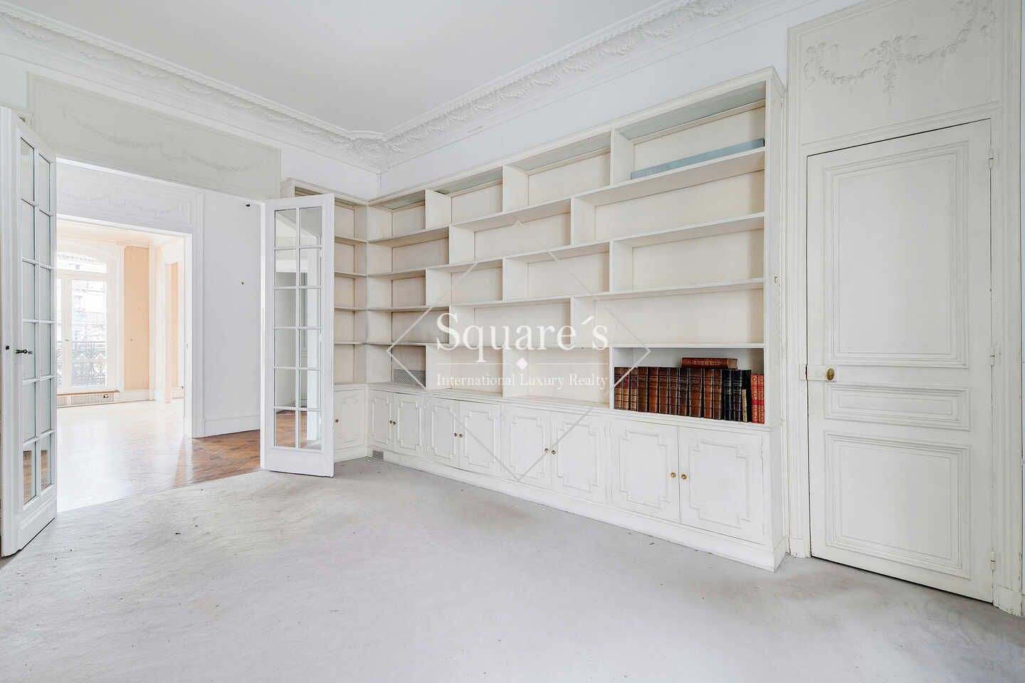 apartment 7 Rooms for sale on Paris 17ème (75017)