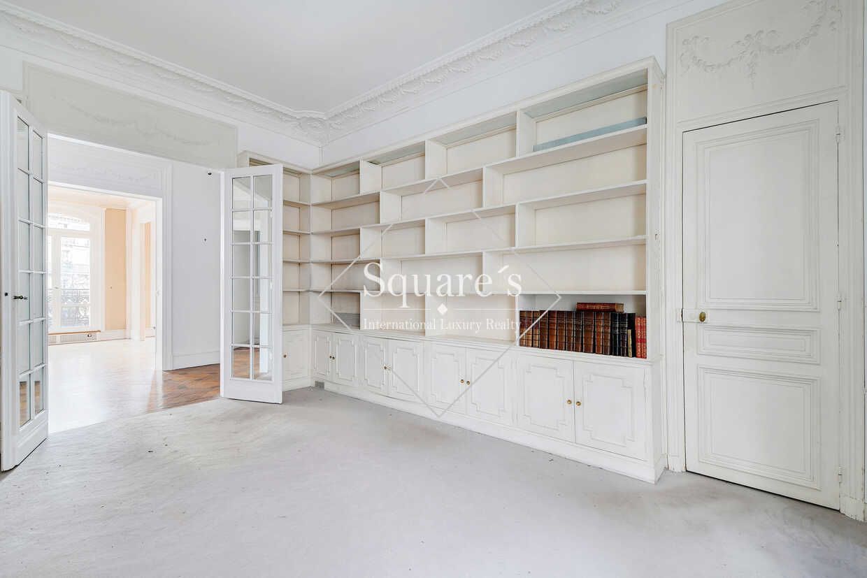 apartment 7 Rooms for sale on Paris 17ème (75017)