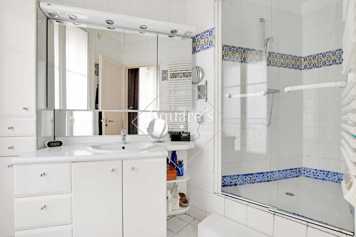 apartment 4 Rooms for sale on Paris 17ème (75017)