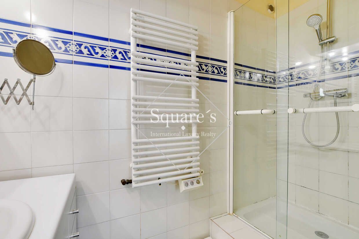 apartment 4 Rooms for sale on Paris 17ème (75017)