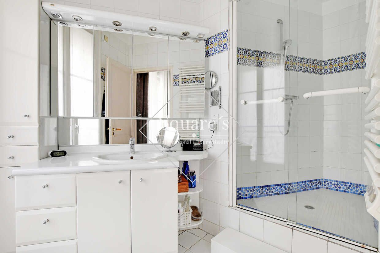 apartment 4 Rooms for sale on Paris 17ème (75017)