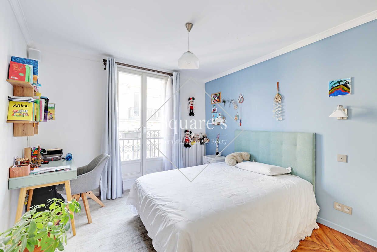 apartment 5 Rooms for sale on Paris 17ème (75017)