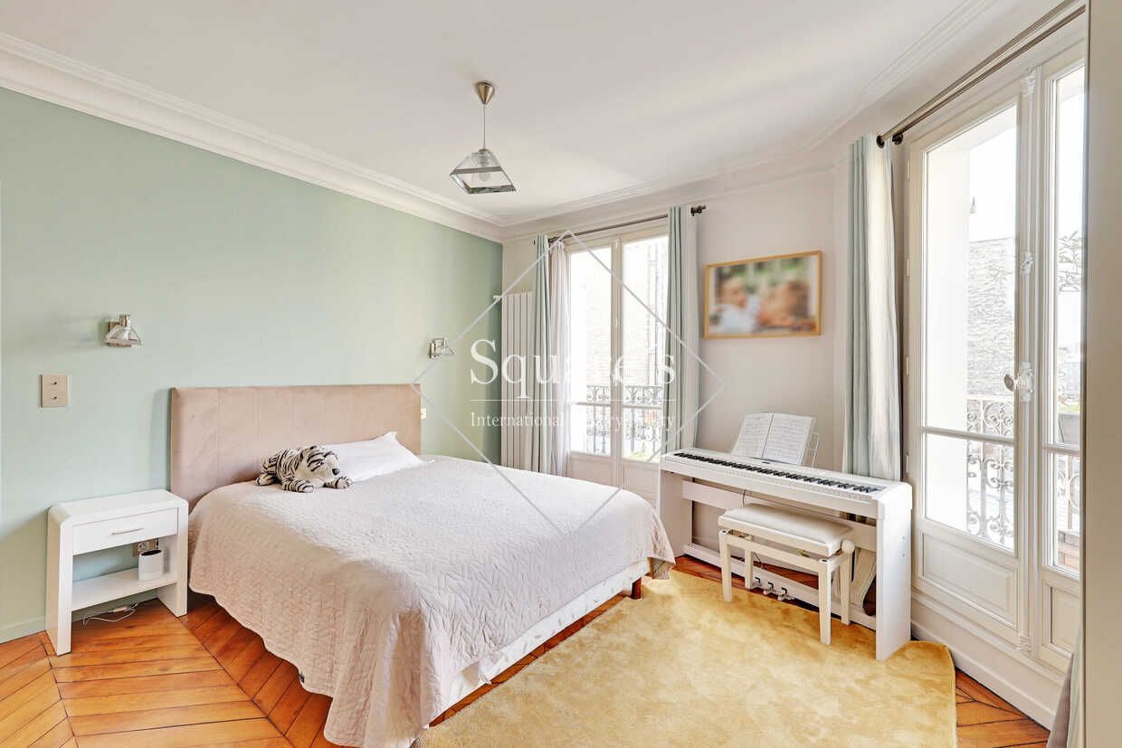 apartment 5 Rooms for sale on Paris 17ème (75017)