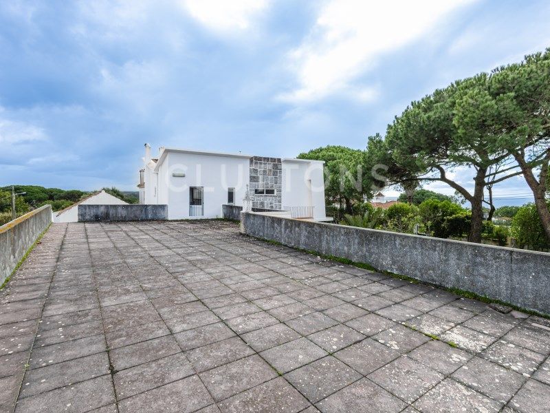 house 12 Rooms for sale on Almada (2825)