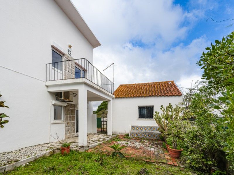 house 12 Rooms for sale on Almada (2825)