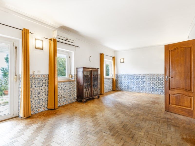 house 12 Rooms for sale on Almada (2825)