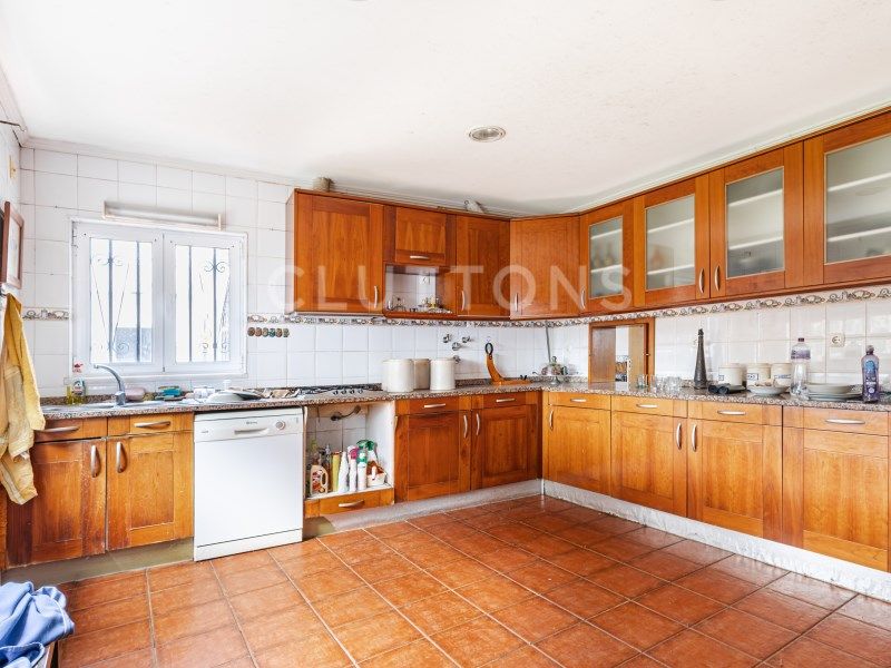 house 12 Rooms for sale on Almada (2825)