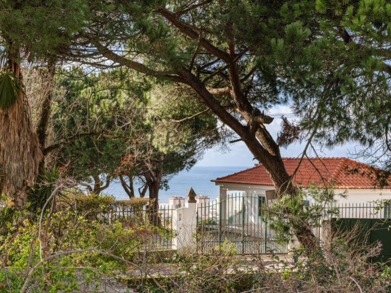 house 12 Rooms for sale on Almada (2825)