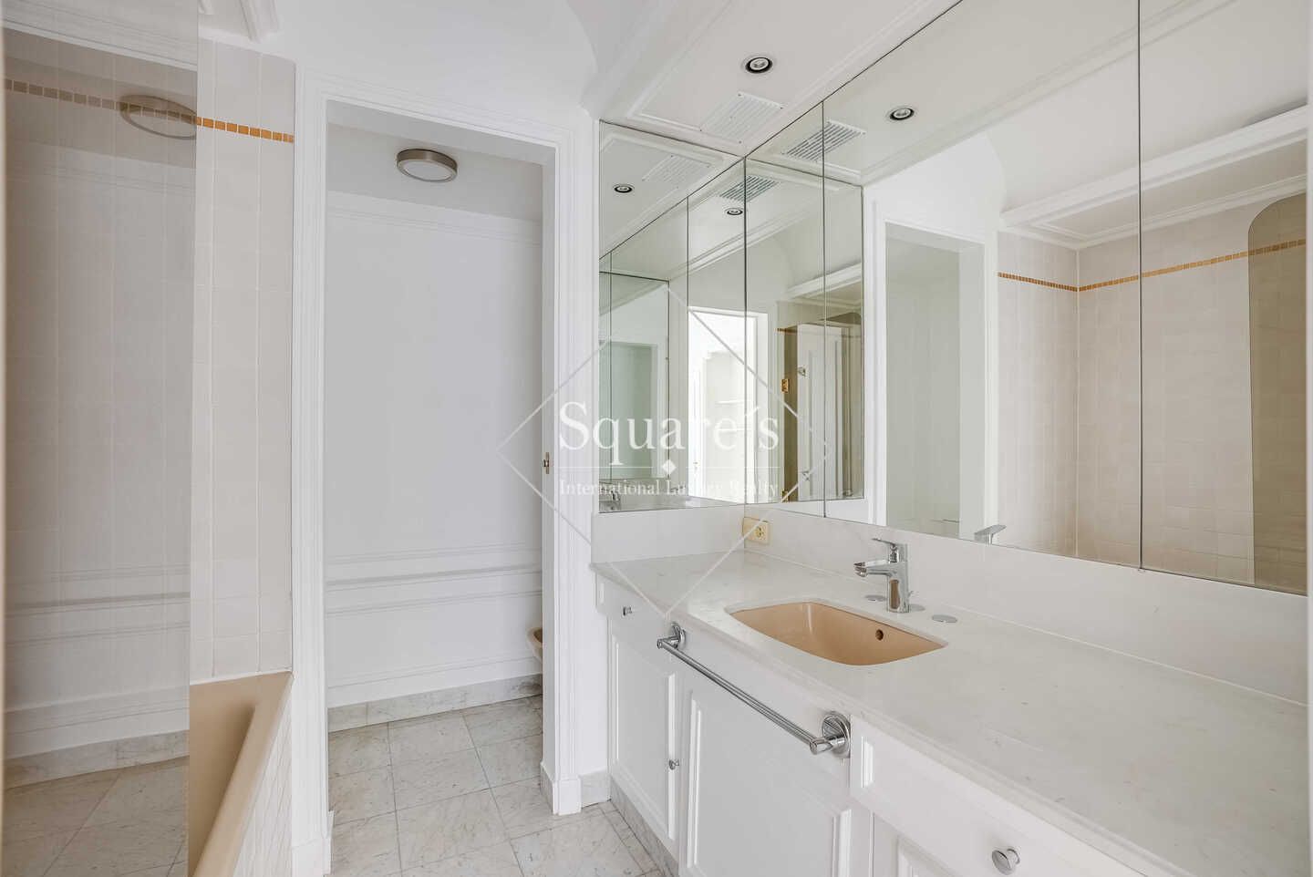 apartment 7 Rooms for rent on Paris 16ème (75016)