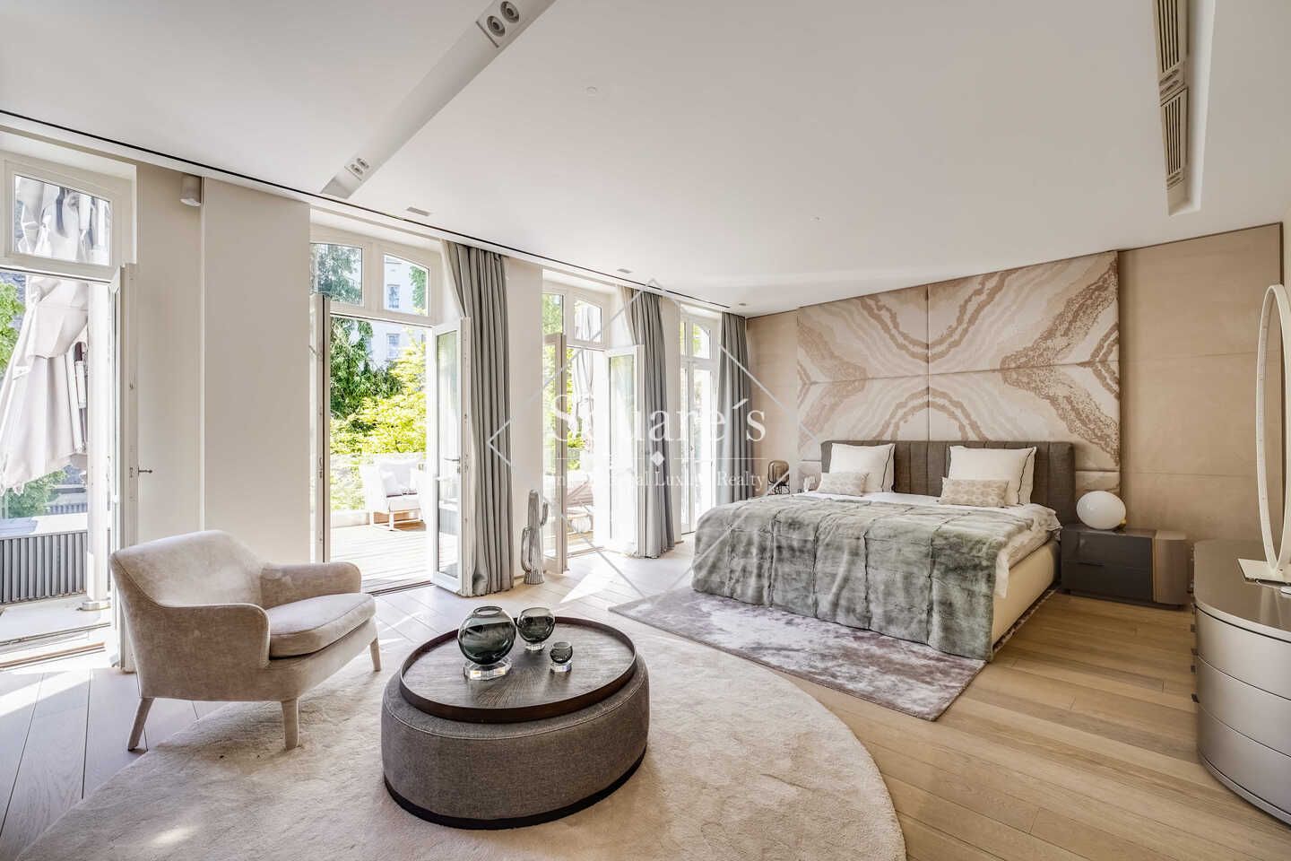 hôtel particulier 14 Pièces en vente sur Paris 16ème (75016)