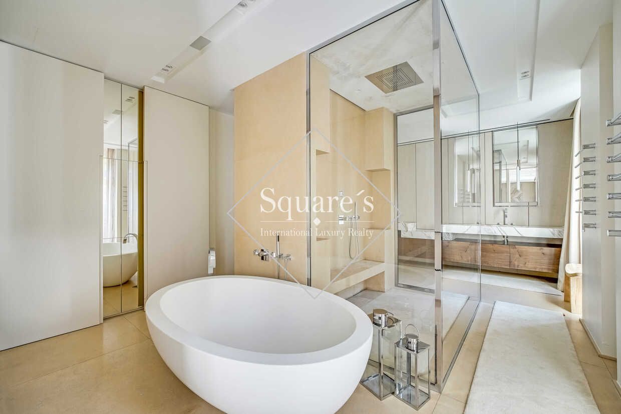 hôtel particulier 14 Pièces en vente sur Paris 16ème (75016)
