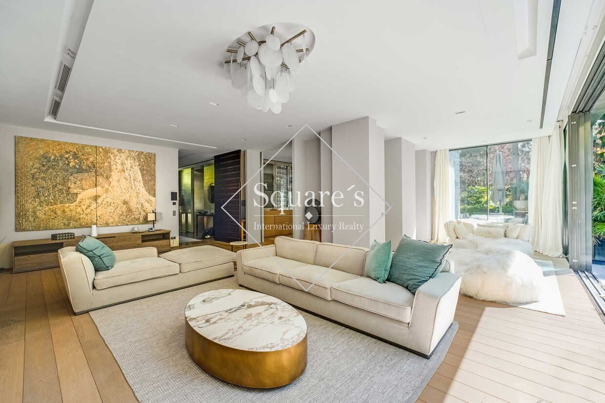 hôtel particulier 14 Pièces en vente sur Paris 16ème (75016)