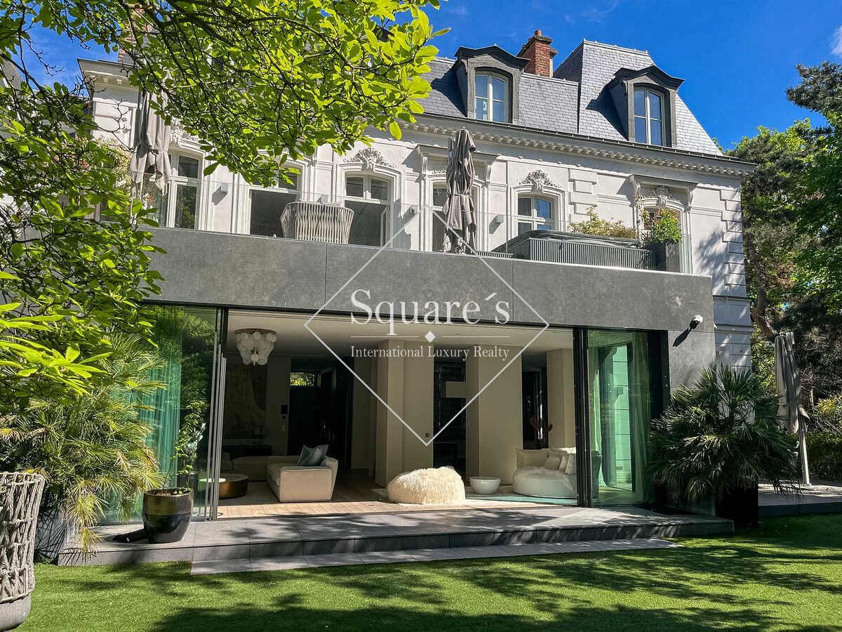 hôtel particulier 14 Pièces en vente sur Paris 16ème (75016)