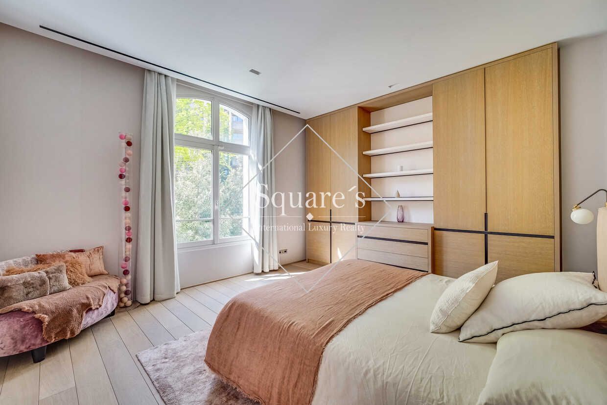 hôtel particulier 14 Pièces en vente sur Paris 16ème (75016)