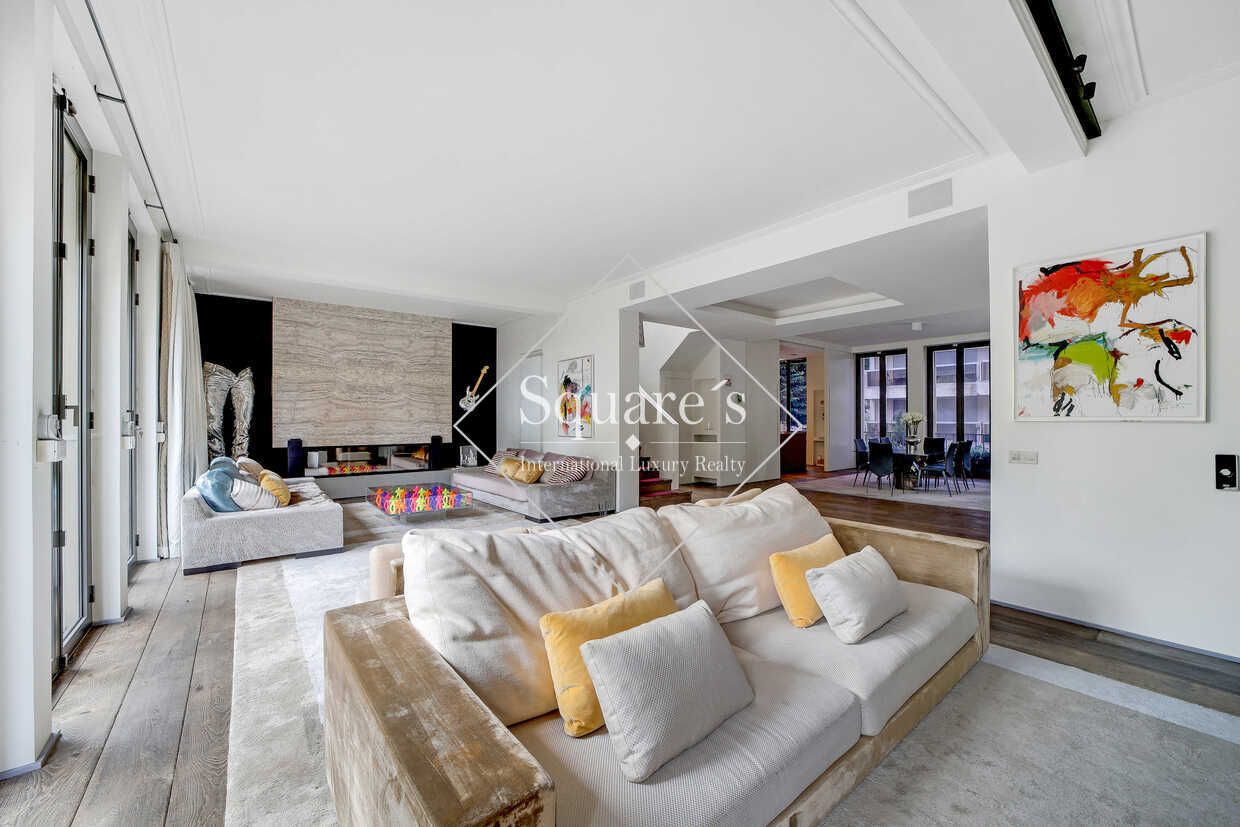 mansion (hôtel particulier) 8 Rooms for sale on Neuilly-sur-Seine (92200)