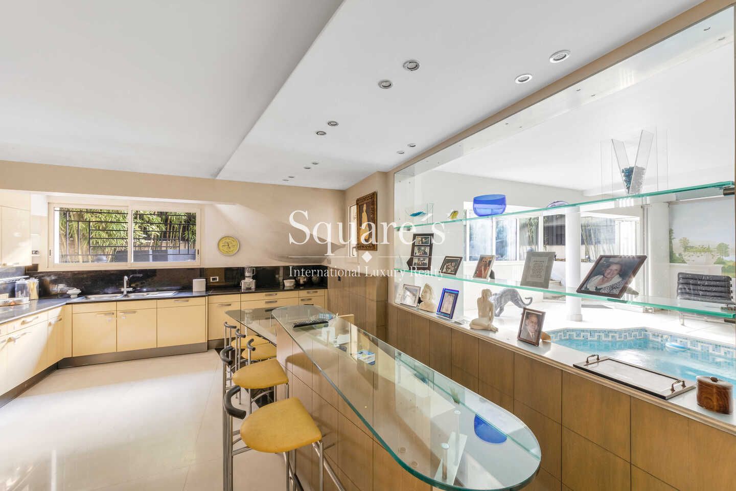 mansion (hôtel particulier) 10 Rooms for sale on Neuilly-sur-Seine (92200)