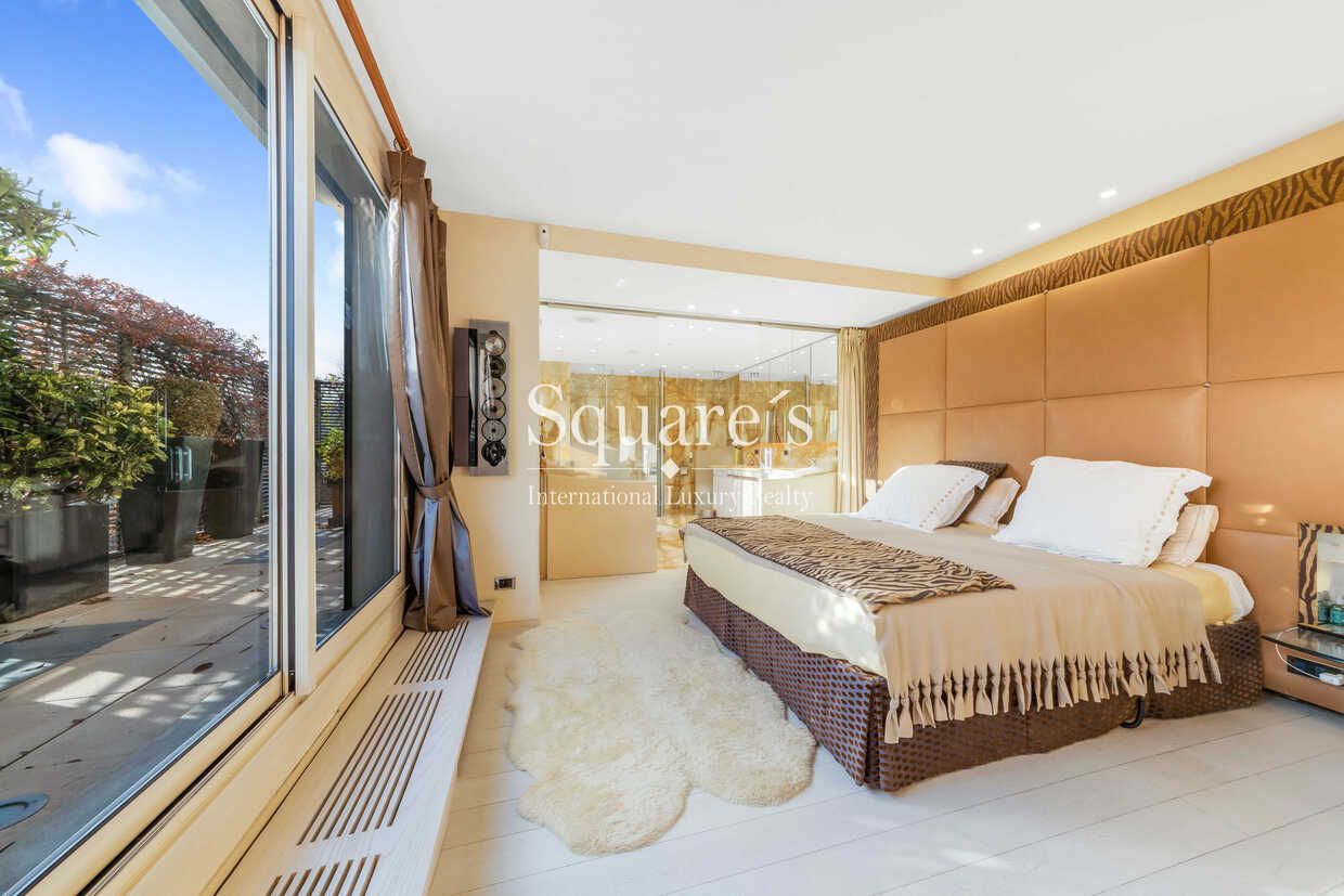 mansion (hôtel particulier) 10 Rooms for sale on Neuilly-sur-Seine (92200)