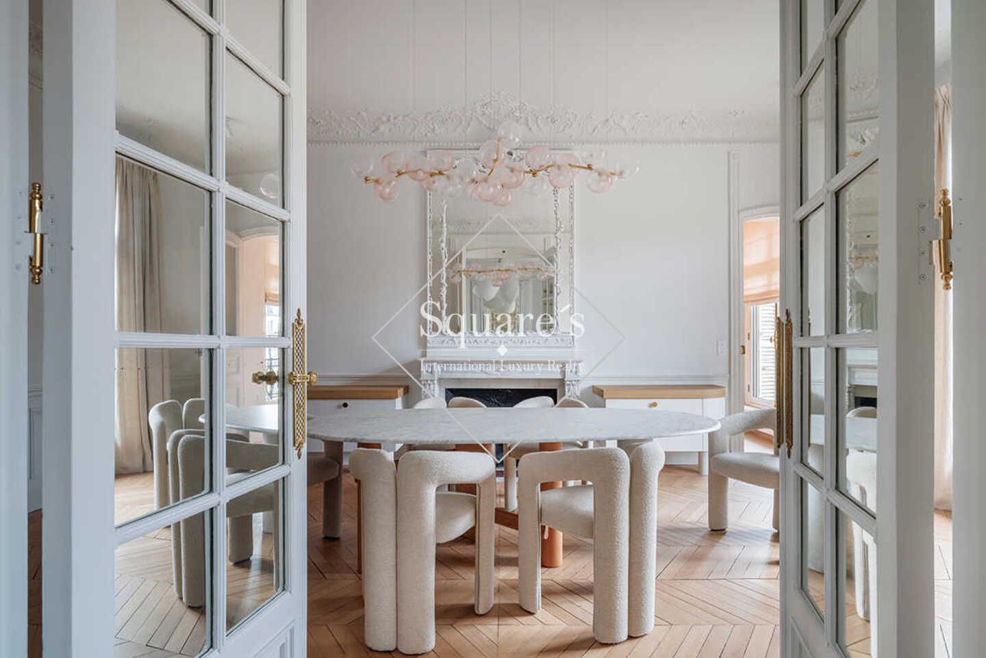 apartment 7 Rooms for sale on Paris 8ème (75008)