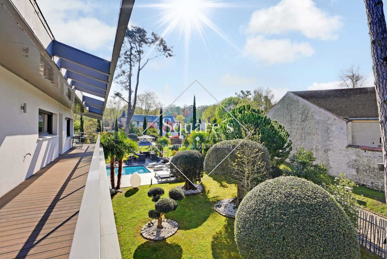 house 6 Rooms for sale on Rueil  Malmaison (92500)