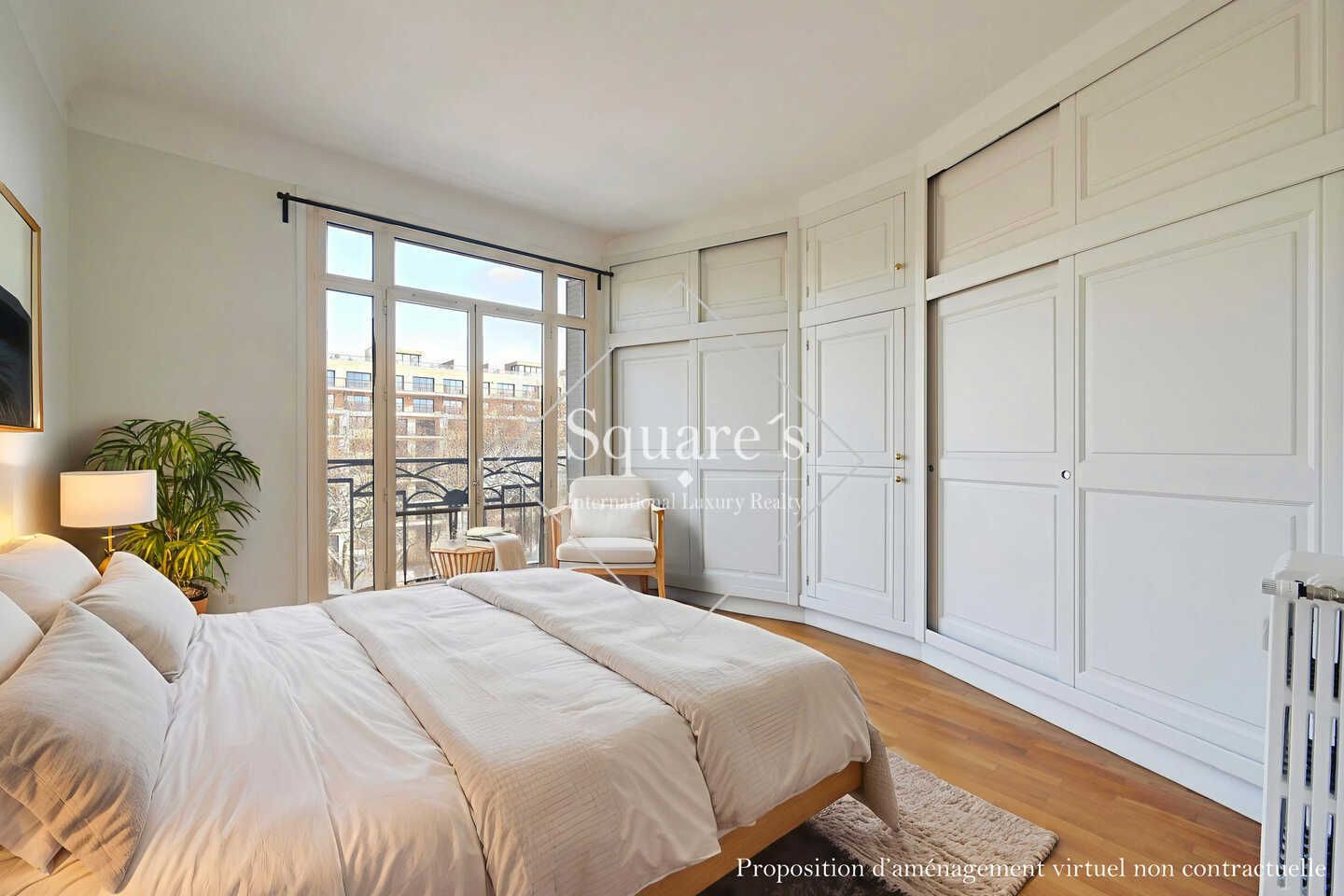 apartment 8 Rooms for sale on Neuilly-sur-Seine (92200)