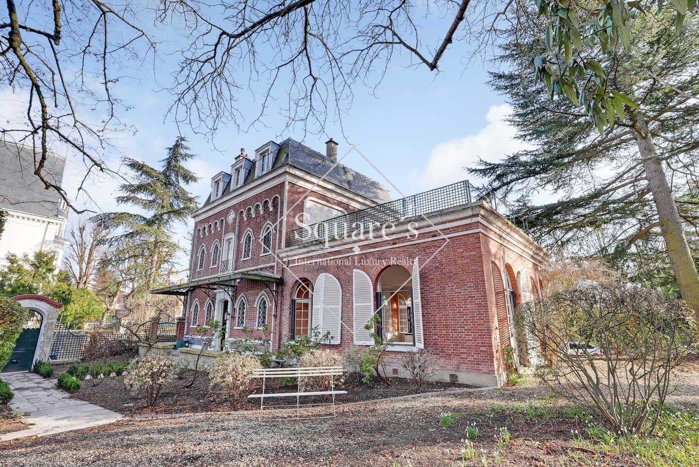 Maison 7 pièces 360 m² · à Saint-Cloud · 360 m² · 2 590 000 €