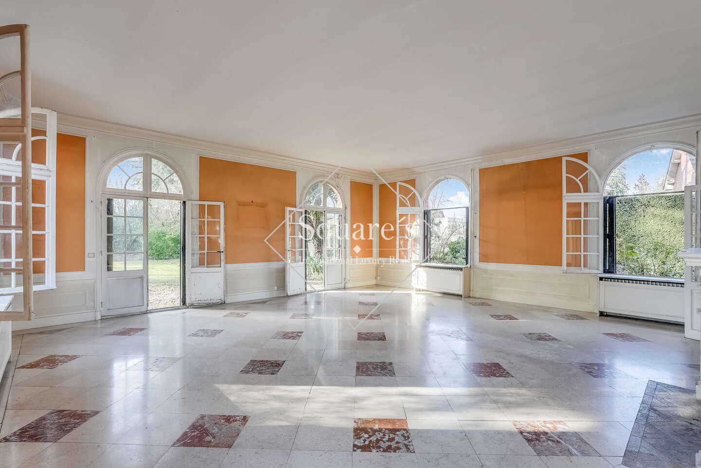 house 7 Rooms for sale on Saint-Cloud (92210)