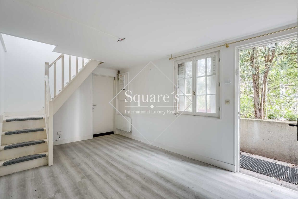 house 7 Rooms for sale on Saint-Cloud (92210)