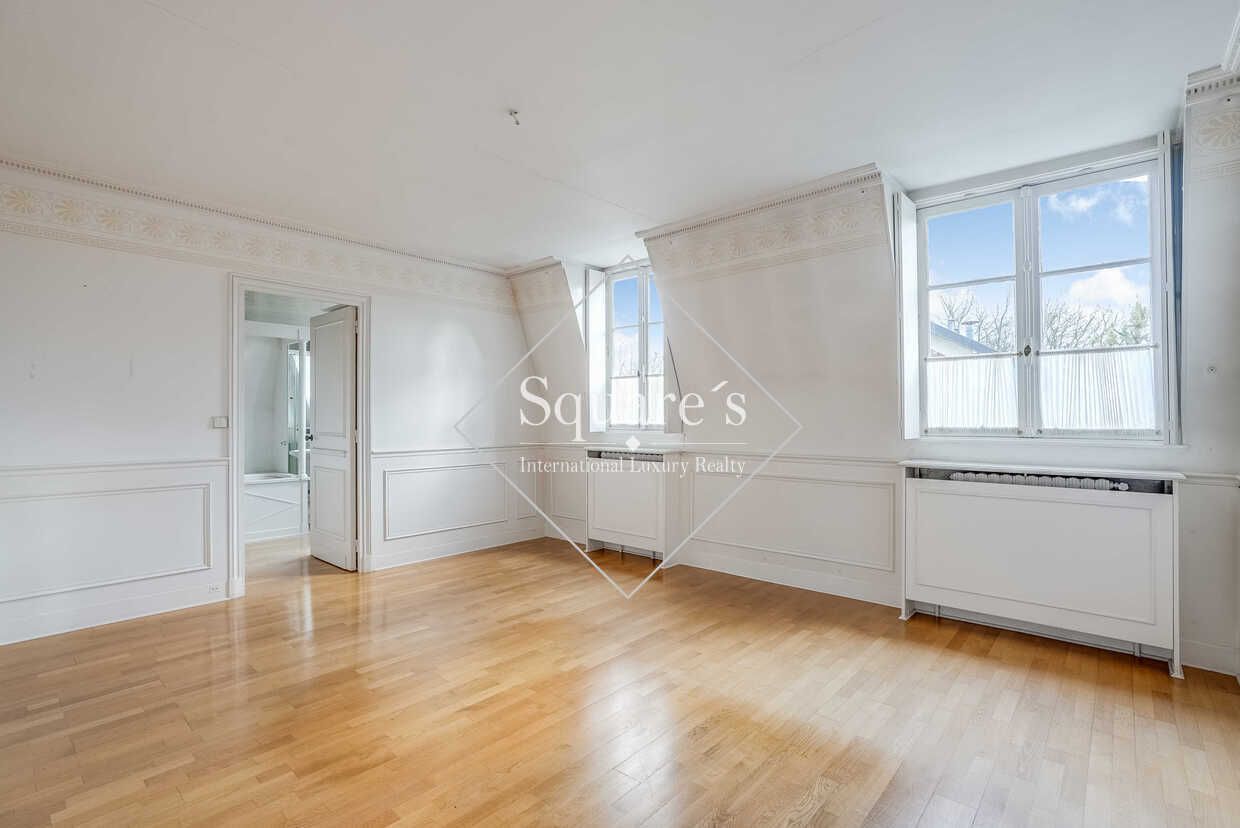 house 7 Rooms for sale on Saint-Cloud (92210)