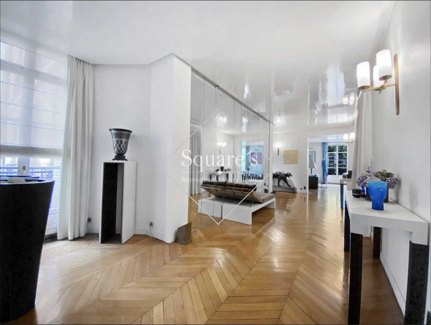apartment 7 Rooms for sale on Paris 17ème (75017)