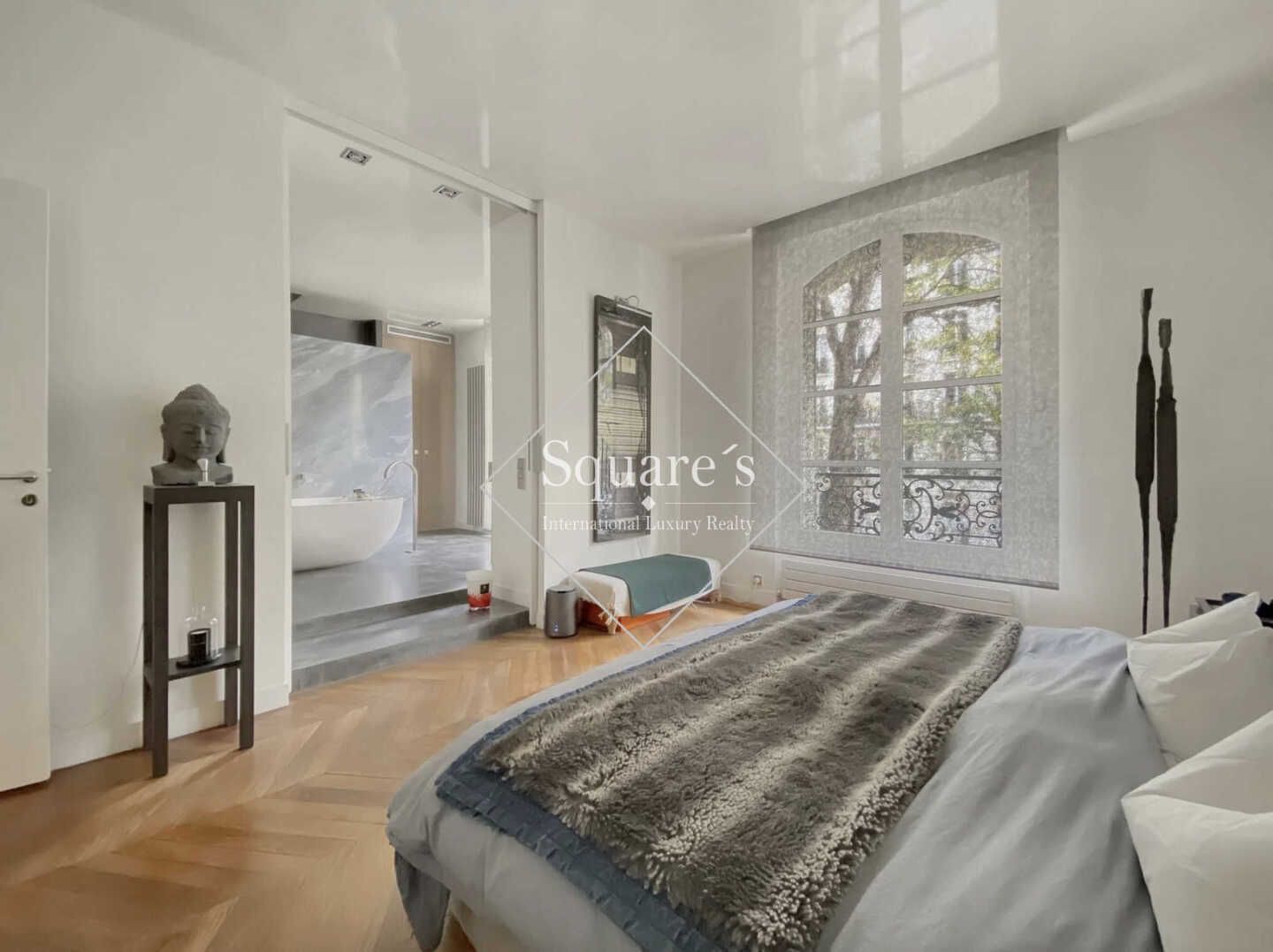 apartment 7 Rooms for sale on Paris 17ème (75017)