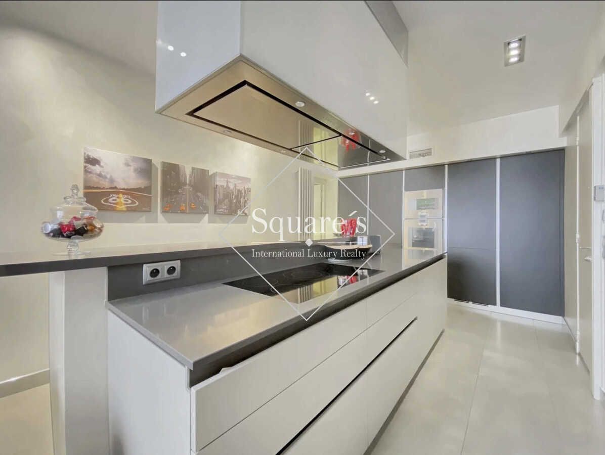 apartment 7 Rooms for sale on Paris 17ème (75017)