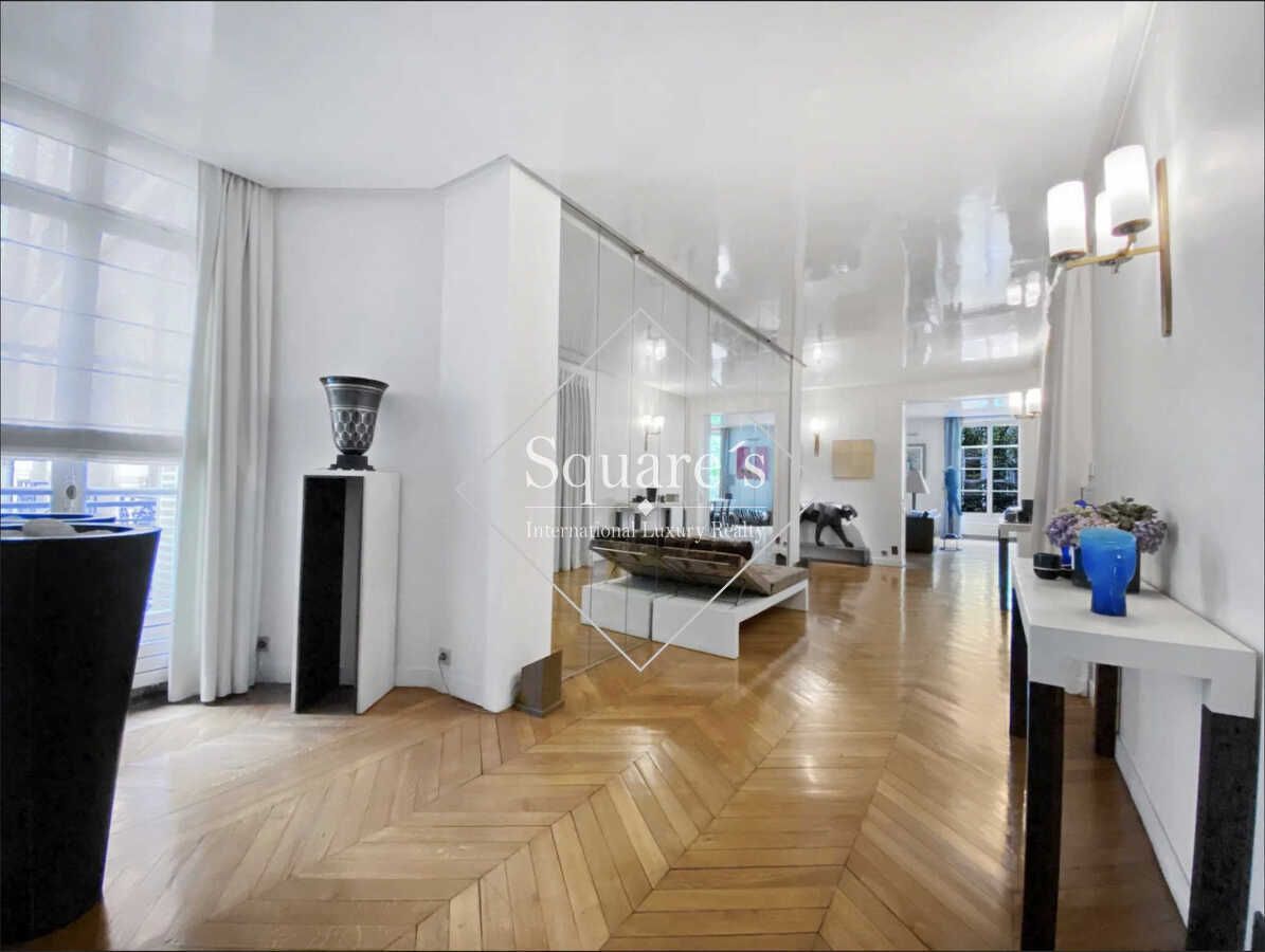 apartment 7 Rooms for sale on Paris 17ème (75017)