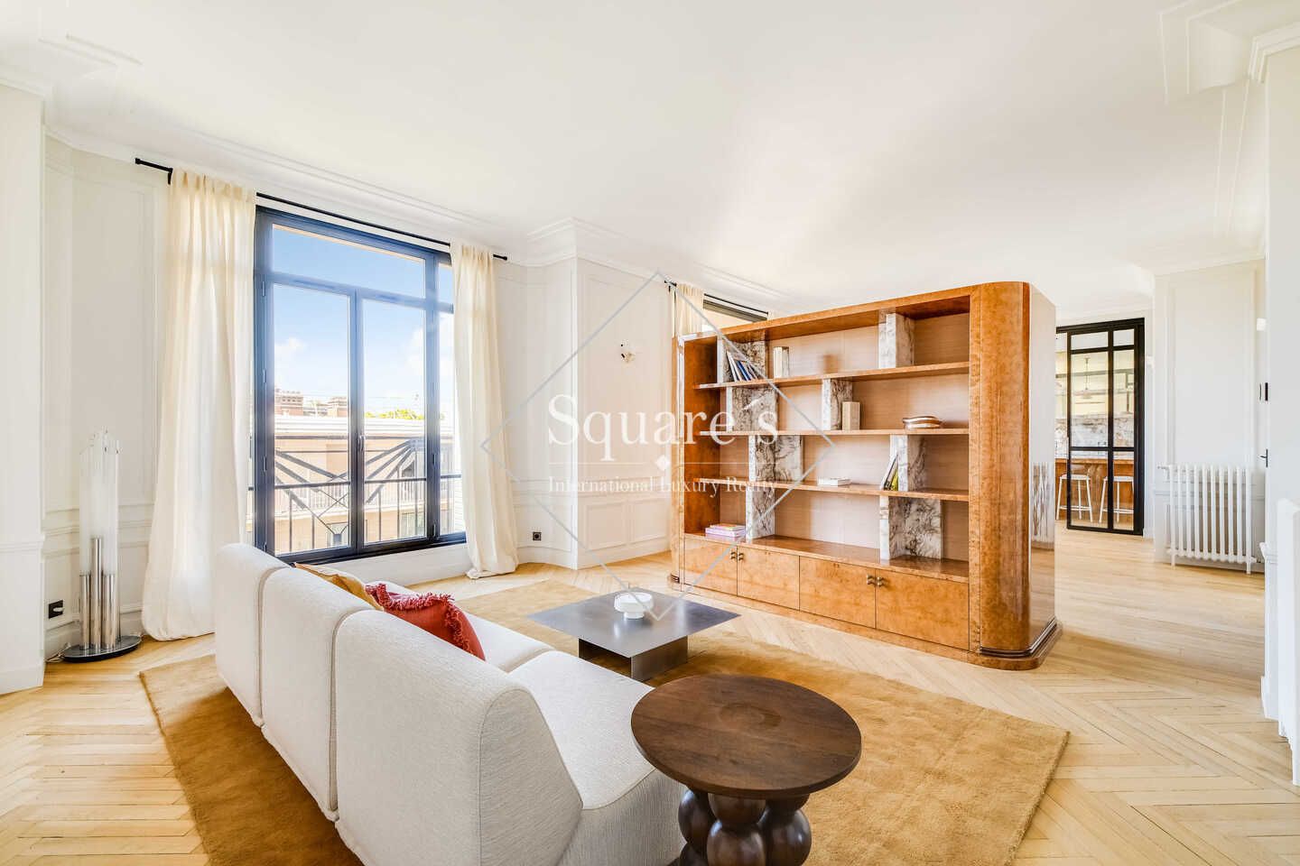 apartment 5 Rooms for sale on Neuilly-sur-Seine (92200)