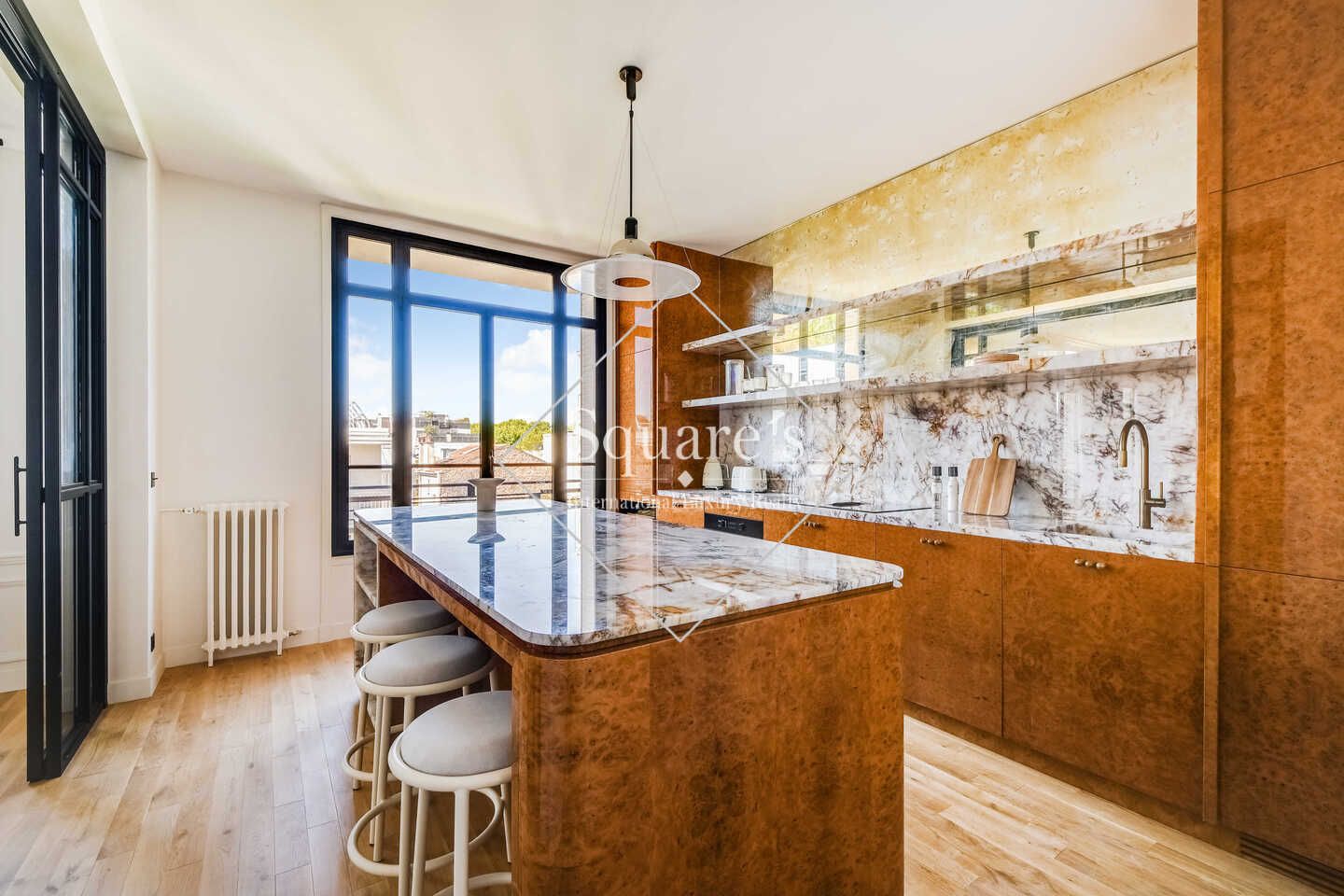 apartment 5 Rooms for sale on Neuilly-sur-Seine (92200)