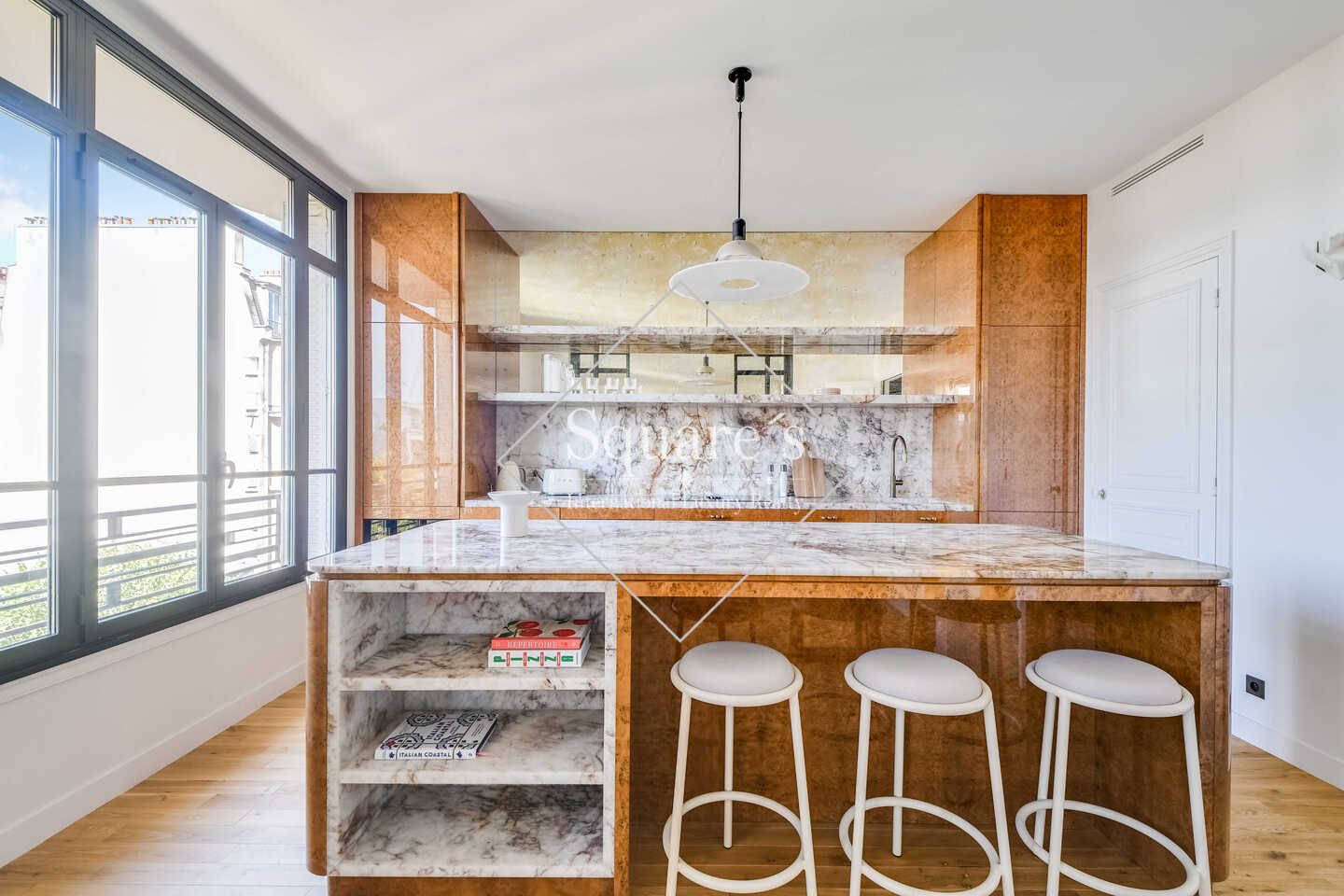 apartment 5 Rooms for sale on Neuilly-sur-Seine (92200)