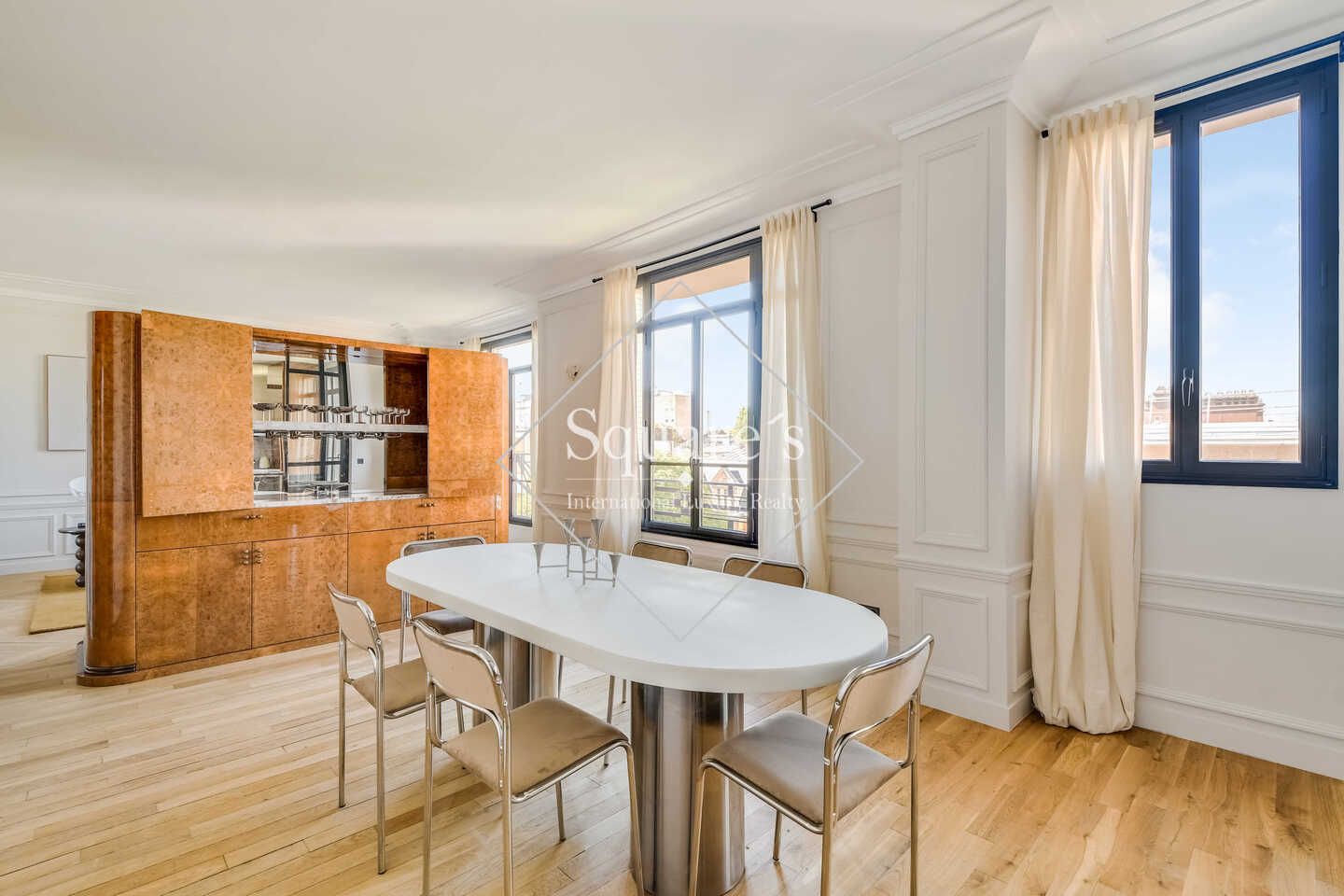 apartment 5 Rooms for sale on Neuilly-sur-Seine (92200)