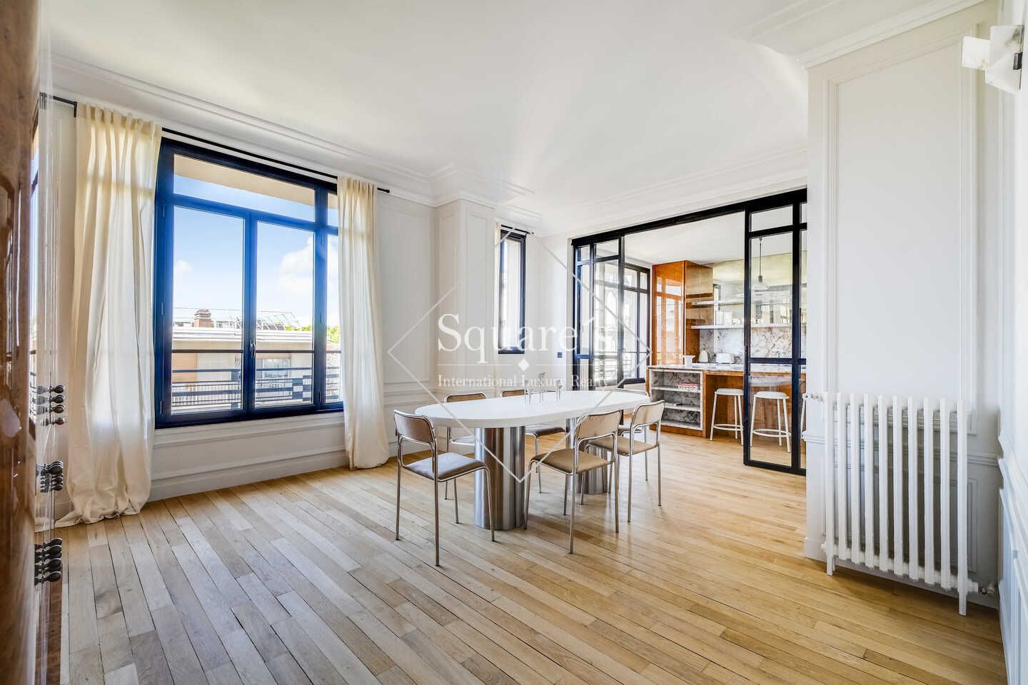 apartment 5 Rooms for sale on Neuilly-sur-Seine (92200)