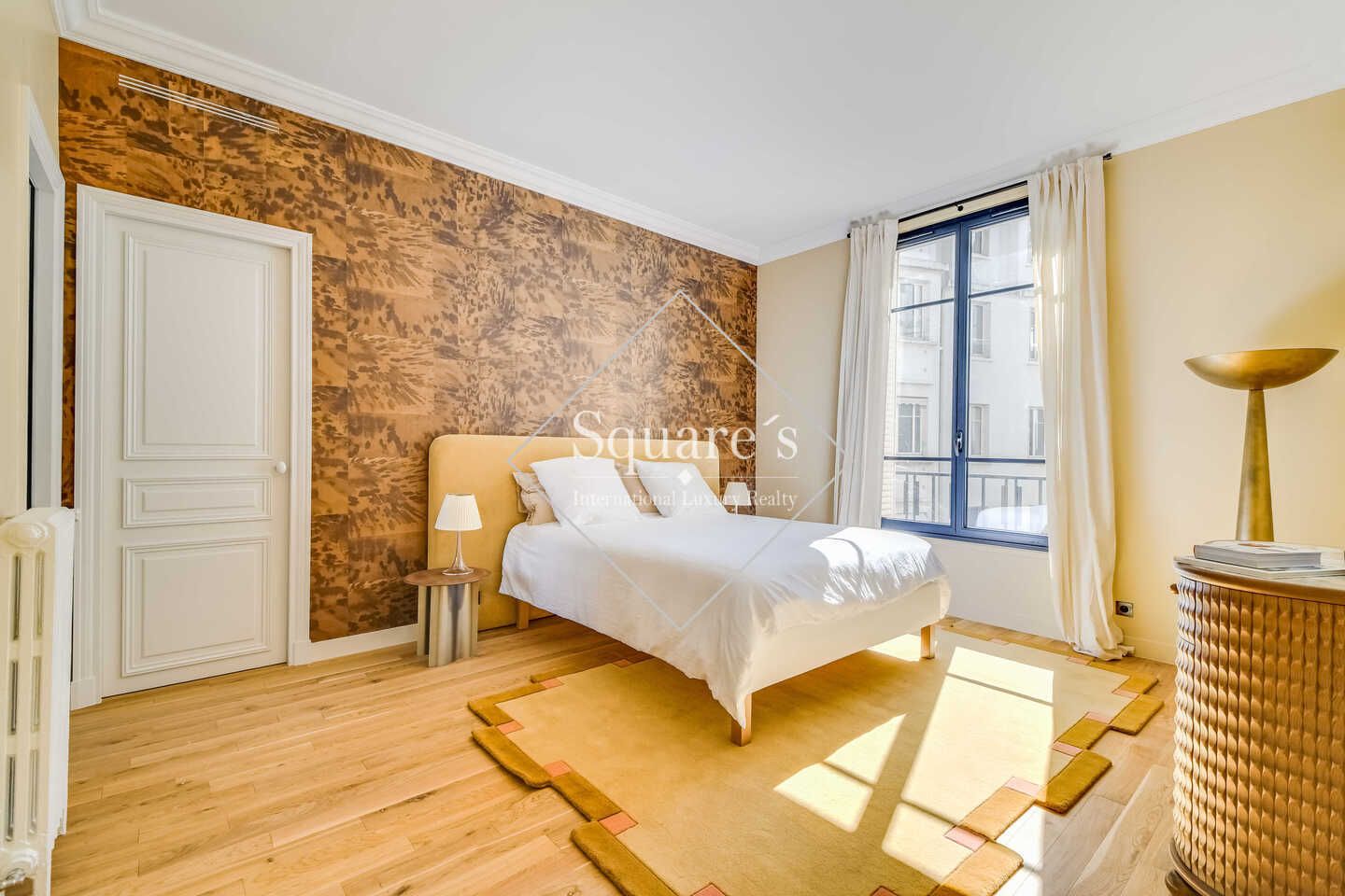 apartment 5 Rooms for sale on Neuilly-sur-Seine (92200)