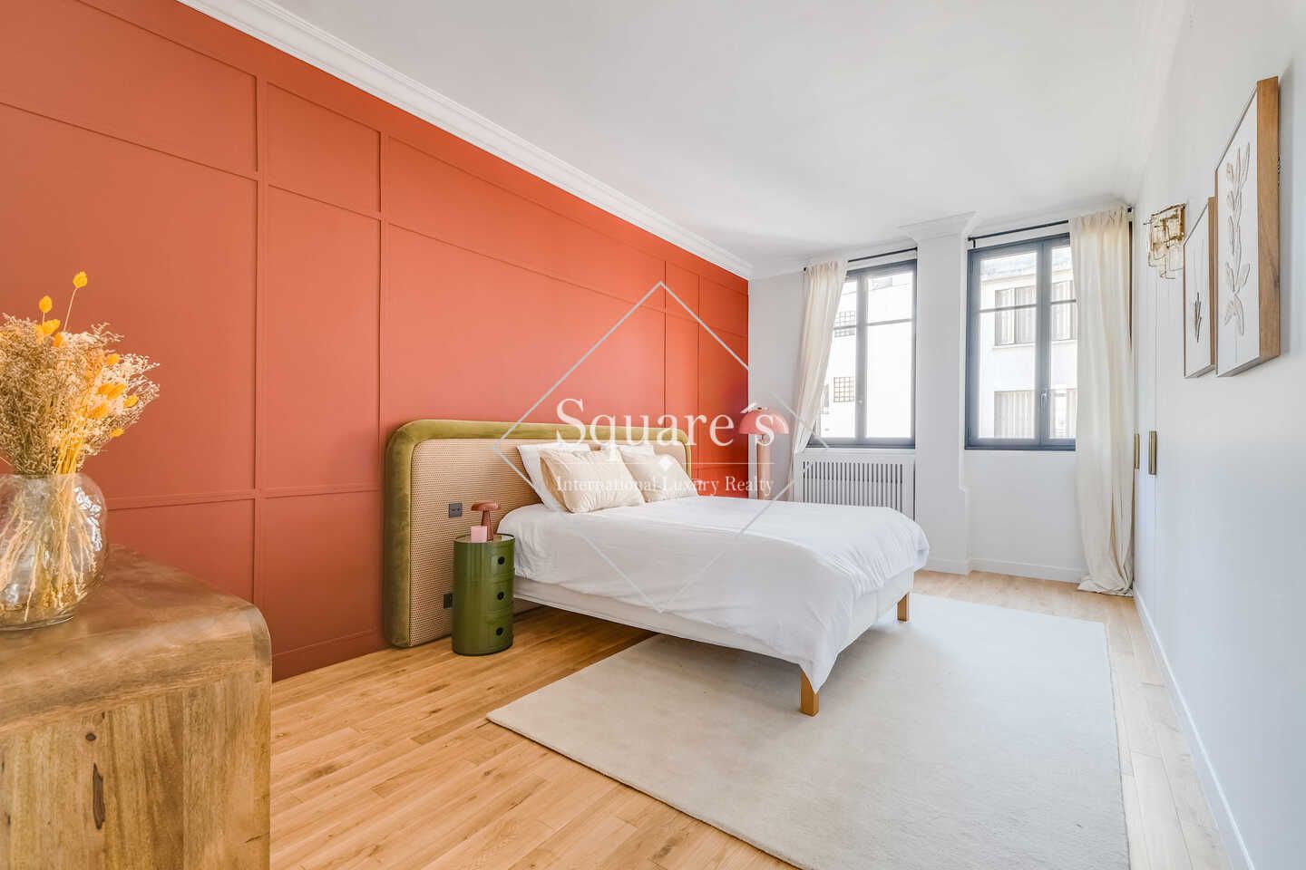 apartment 5 Rooms for sale on Neuilly-sur-Seine (92200)