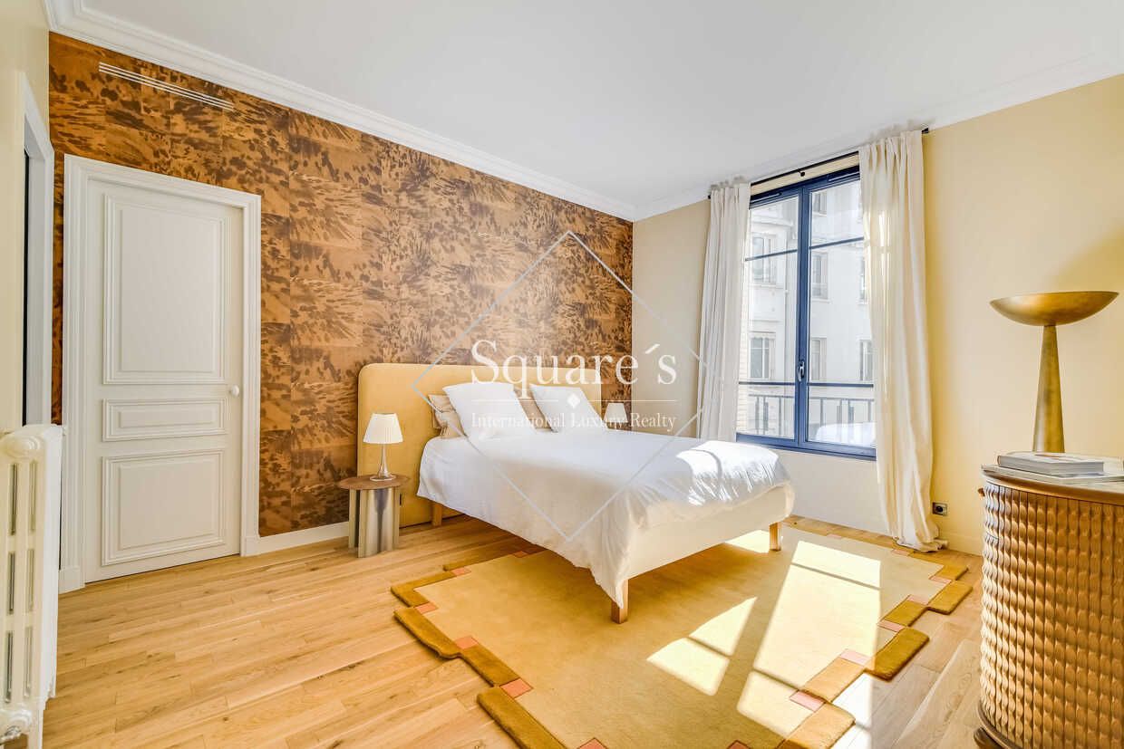 apartment 5 Rooms for sale on Neuilly-sur-Seine (92200)