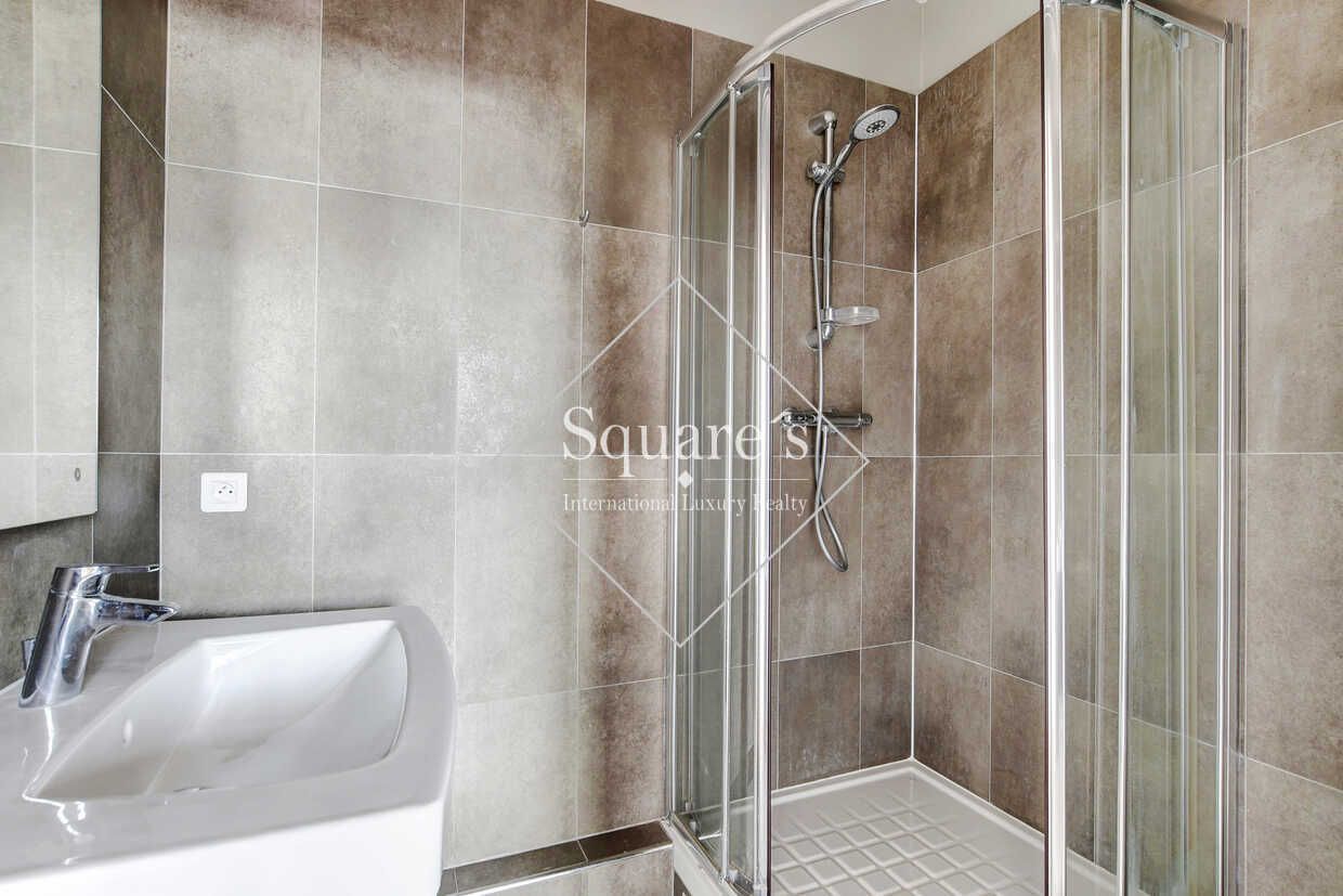 apartment 6 Rooms for sale on Neuilly-sur-Seine (92200)