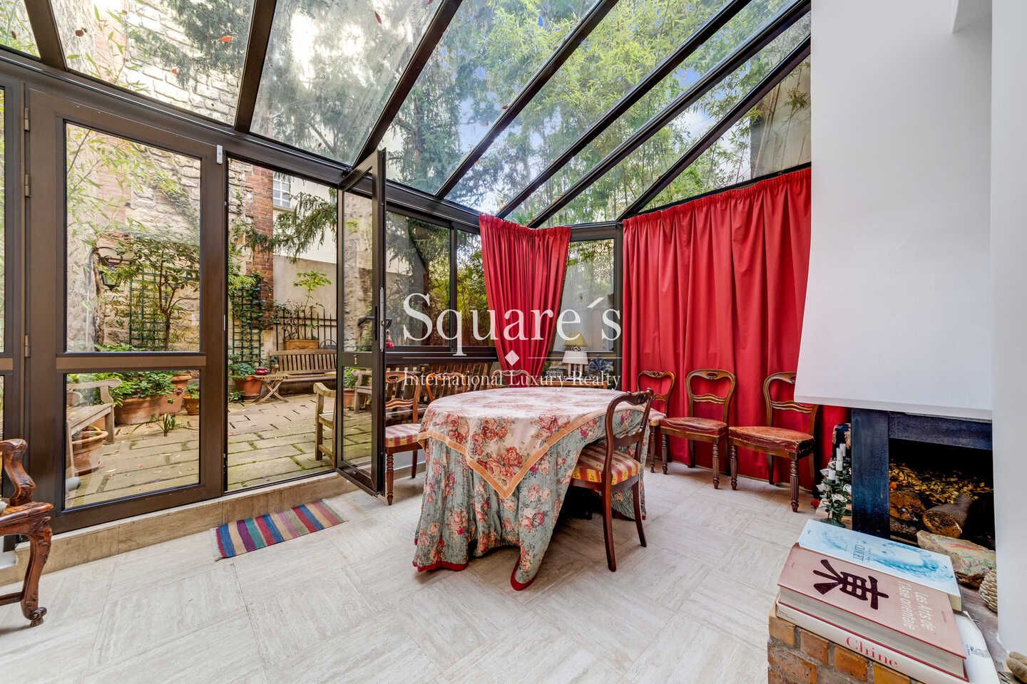 mansion (hôtel particulier) 8 Rooms for sale on Neuilly-sur-Seine (92200)