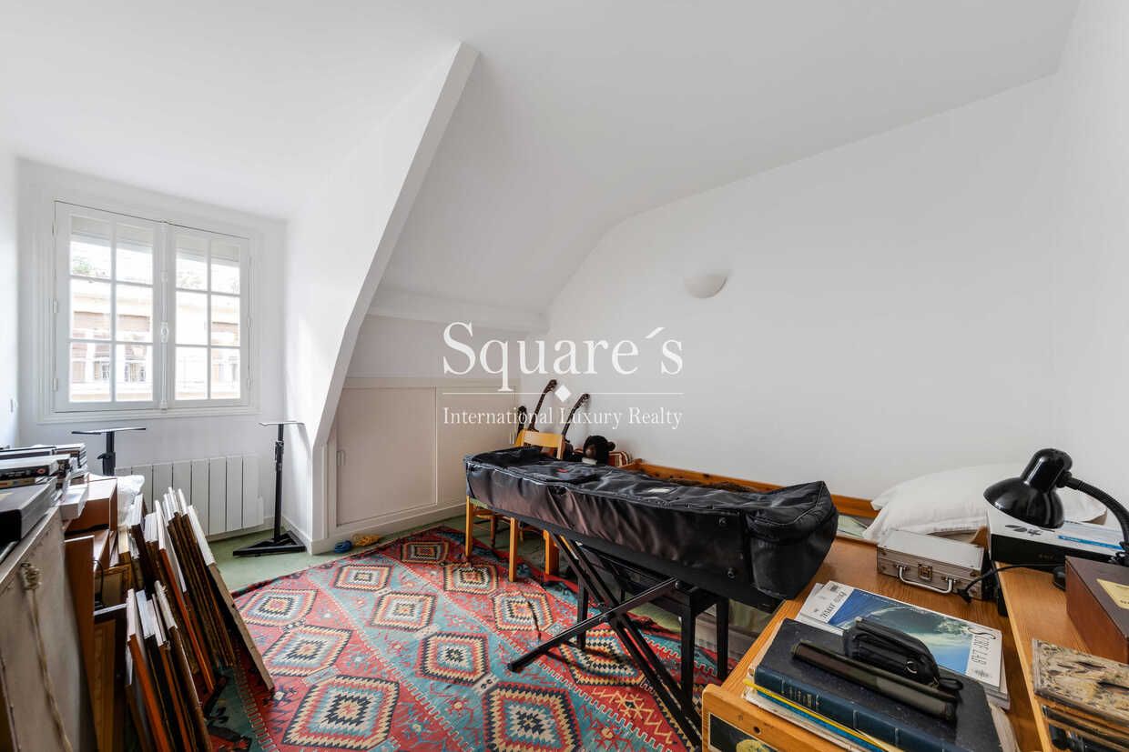 mansion (hôtel particulier) 8 Rooms for sale on Neuilly-sur-Seine (92200)